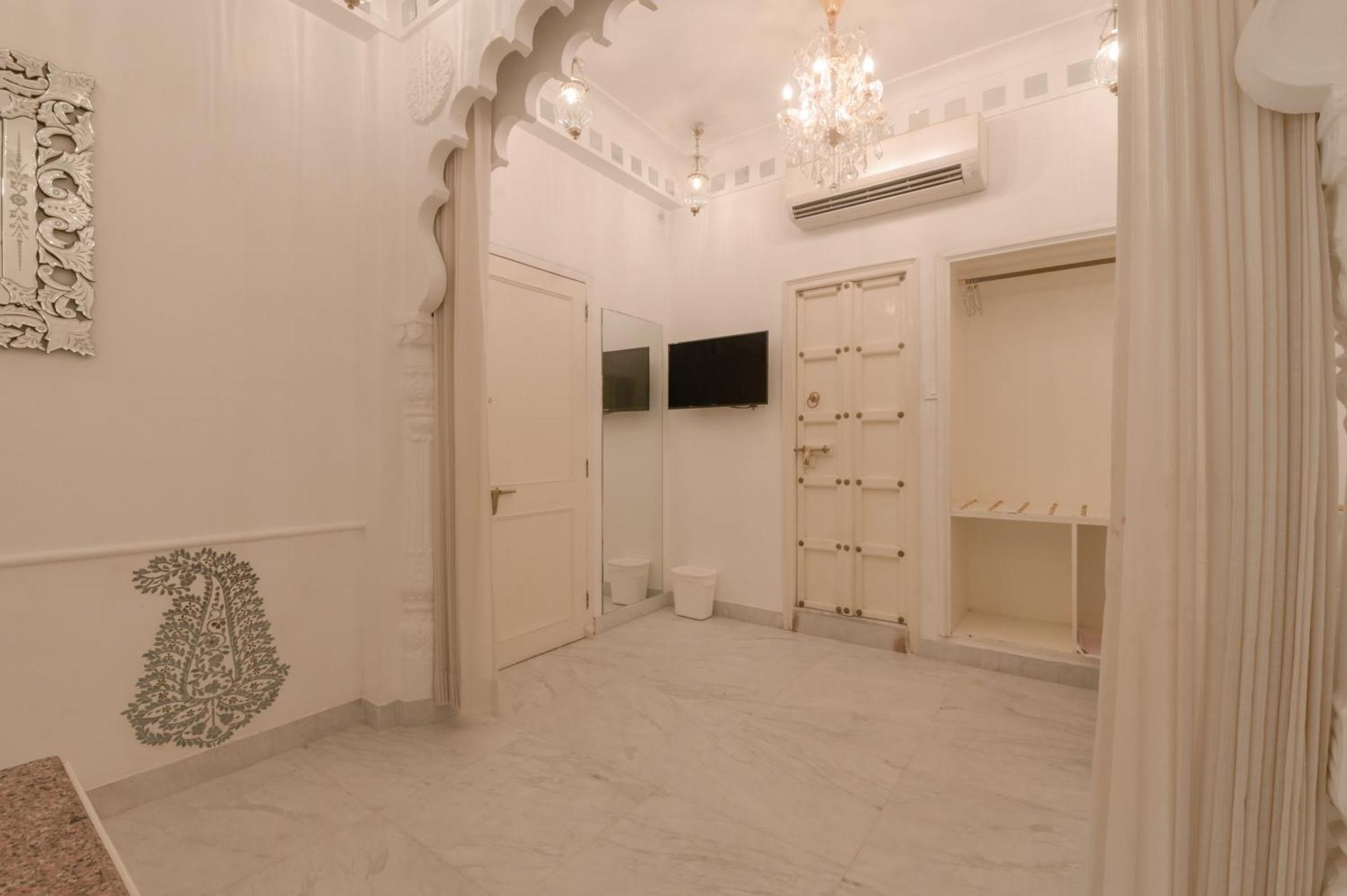 Jagat Niwas Palace Udaipur Eksteriør billede
